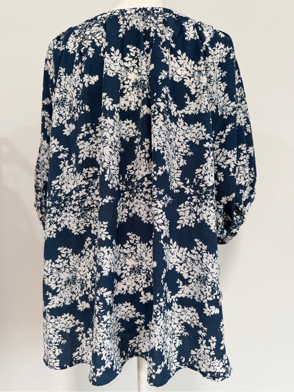 Abercrombie & Fitch Blue Floral Puff Sleeve Blouse Size XL - Picture 3 of 3